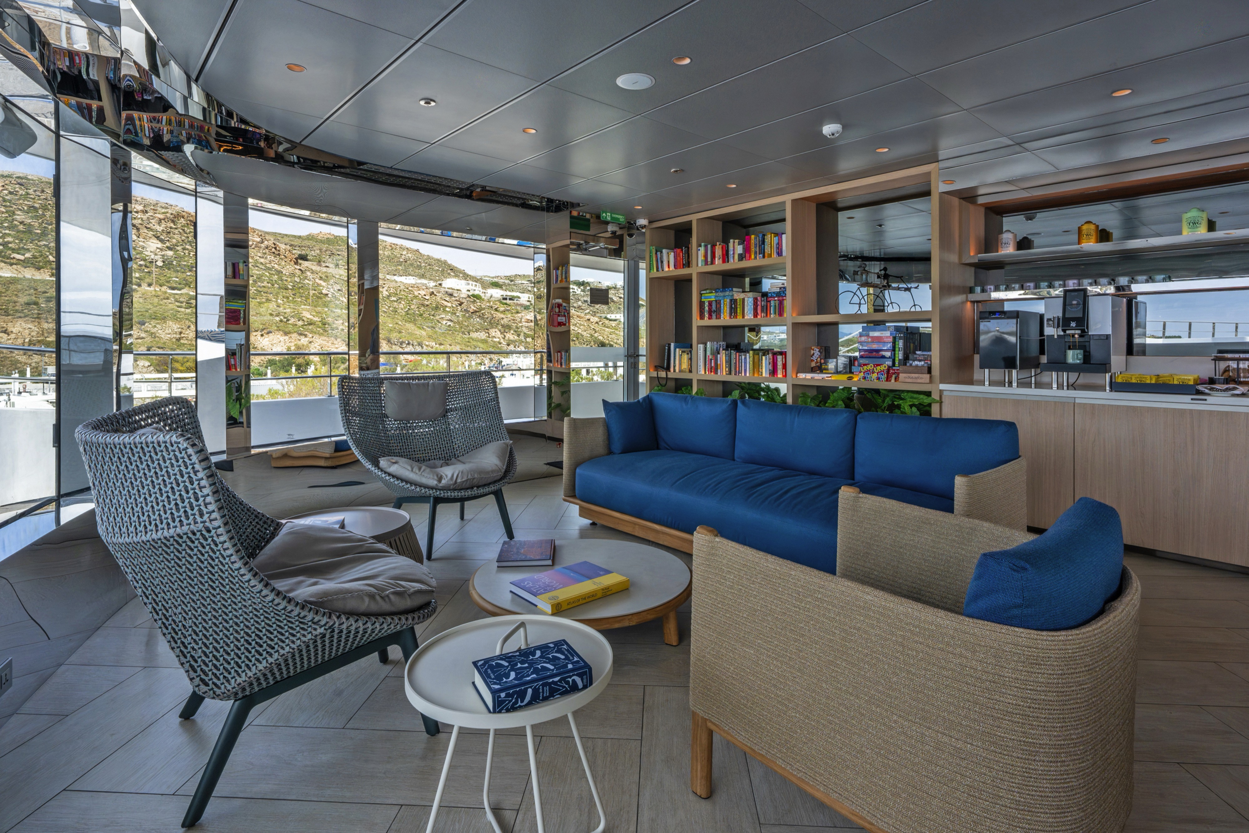 Emerald Kaia - Observation Lounge